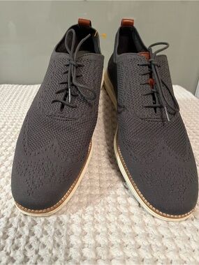 Cole Haan
Model: ØriginalGrand Stitchlite
Wingtip Oxford
Size: Men's 13 (M) 526